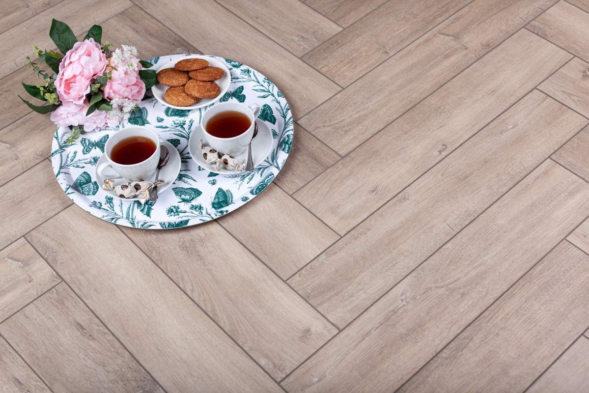 Замковая ПВХ плитка "Aberhof" Carmelita 0532 (615*123*5 мм) — купить в Уссурийске